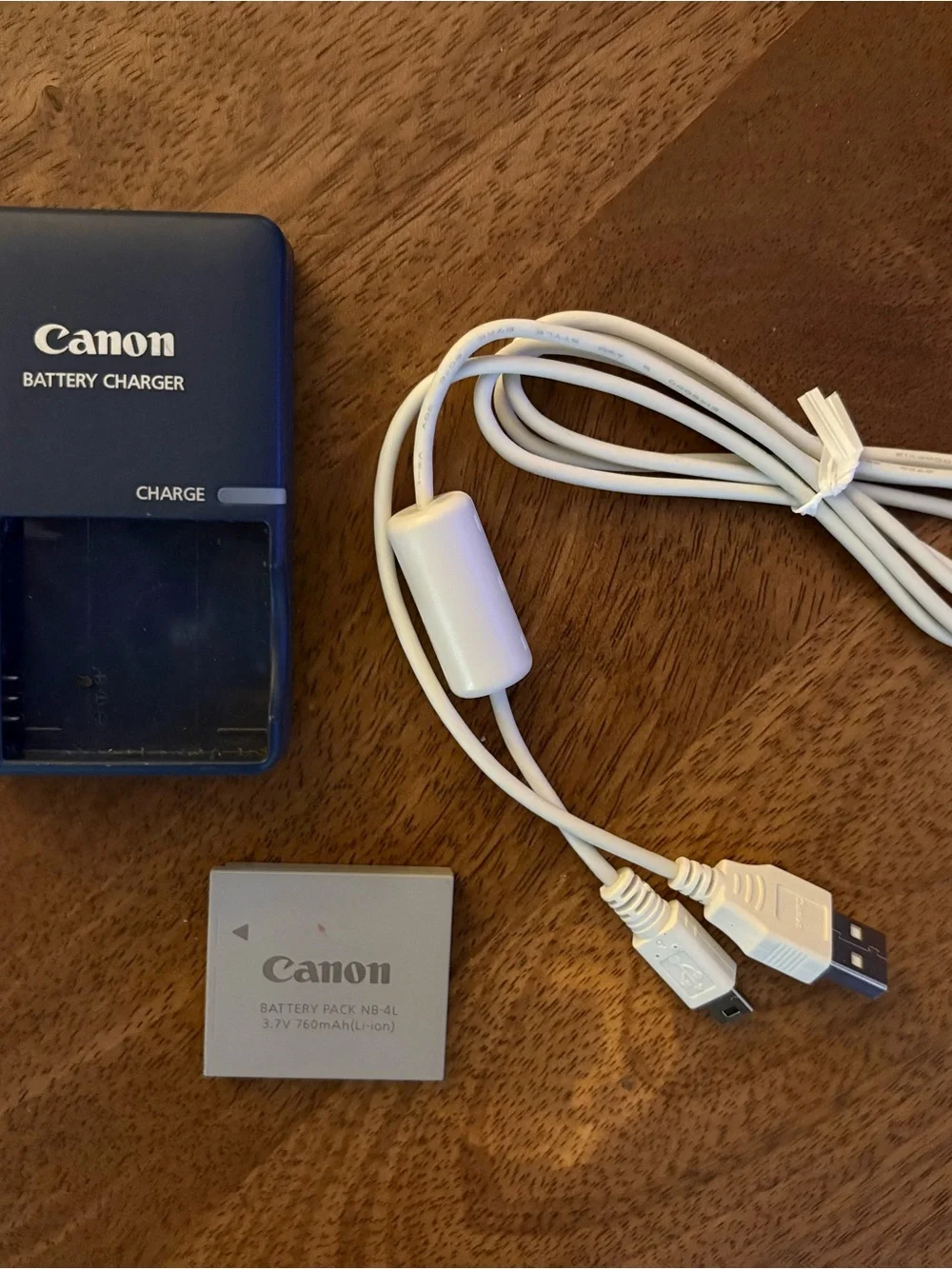 Canon PowerShot SD750 Digital elph Charger, Battery Pack and USB cord